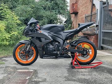 HONDA CBR 600 RR
