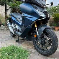 Honda forza 750 2021