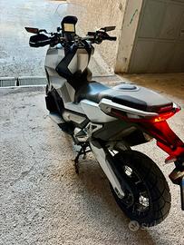 XADV 750