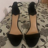 Sandalo tacco stradivarius