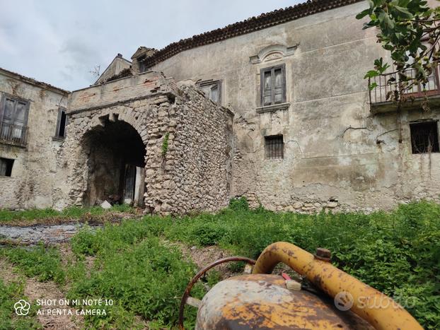 Casale antico 300mq a bonea da ristrurare