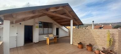 Appartamento con terrazza arredato