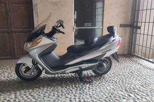 Suzuki Burgman 400 (2004) - Solo 32.000 km 