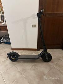 Monopattino elettrico ninebot f25