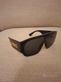 Occhiali da sole Versace neri e oro