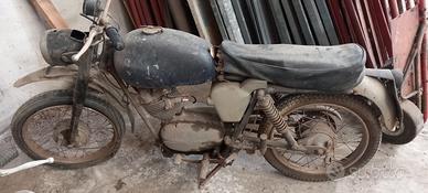 Moto Guzzi Stornello Scrambler motore libero