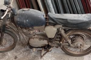 Moto Guzzi Stornello Scrambler motore libero