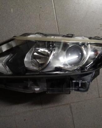 Faro sinistro usatoNissan Qashqai j11