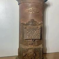 Antica Stufa a Legna e Carbone in Ghisa “Meteor”