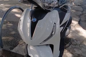 Piaggio Beverly 400 hpe 