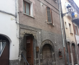 Palazzetto centro storico Borgo Velino (RI)