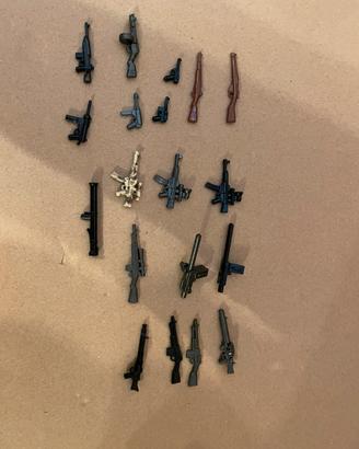 Armi, accessori ed elmetti combatibili con Lego.