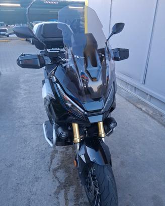 Honda x-adv 750 2025