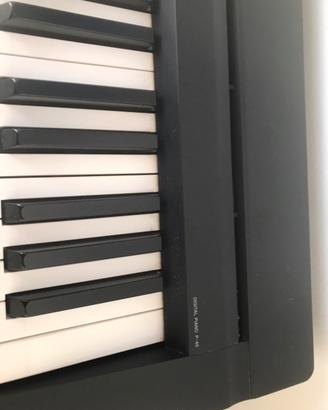 Pianoforte digitale Yamaha P-45 mobile e sgabello