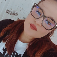 Banconista barrista e commessa e babysitter