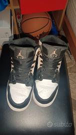 Nike Air Jordan 1 Mid Crimson Tint