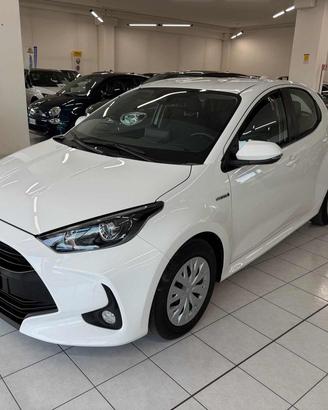 TOYOTA Yaris 1.5 Hybrid 5 porte Business RESTYLI