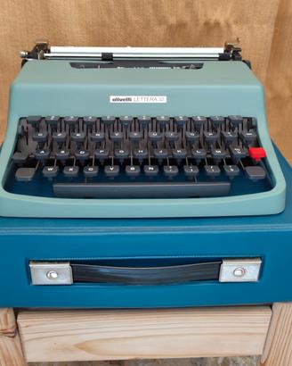 Macchina da scrivere vintage Olivetti Lettera 32