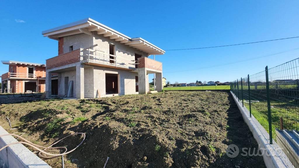 Casa – Oleggio, San Giovanni, Canton della Lanca - Vista 2