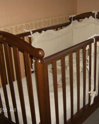 lettino per bambini in noce "Pali". 