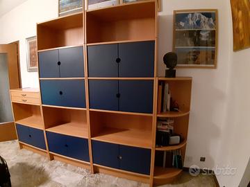 Scaffalatura ufficio in legno