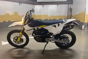 Husqvarna 701 enduro A2 a libretto