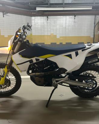 Husqvarna 701 enduro A2 a libretto