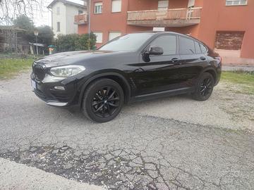 Bmwx4