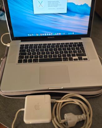 Apple Macbook Pro Core 2 Duo 15" 4GB Ram HD 250GB