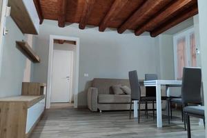 San Giovanni la punta tre vani su due elevazioni