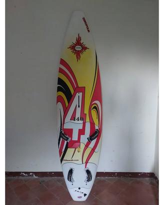 Quatro Freemove 140 L – tavola windsurf con pinna