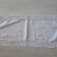 Runner centrotavola ad intaglio 