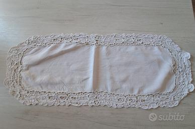 Runner centrotavola ad intaglio 