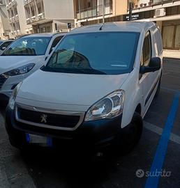 Furgone Peugeot partner