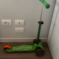 Monopattino  Mini Micro Deluxe verde