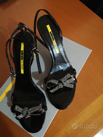 MANAS Sandali eleganti neri con swarowski