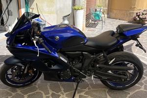 Yamaha yzf r7 2022