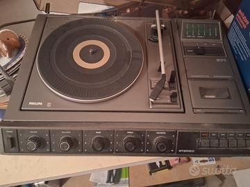 lettore di schede e registratore a cassette