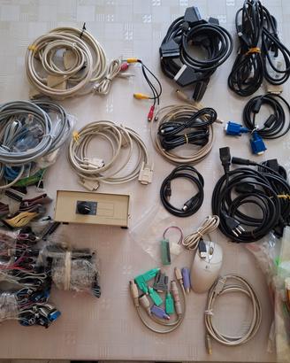 Stock cavi e accessori per computer