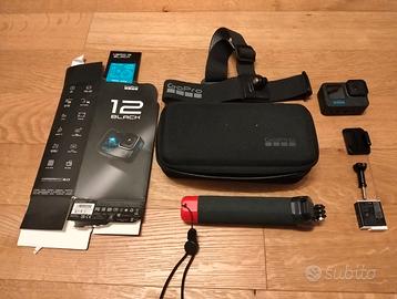 GoPro 12 Black completa di accessori