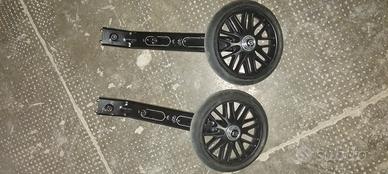 ROTELLE REGOLABILI UNIVERSALI PER BICICLETTE 