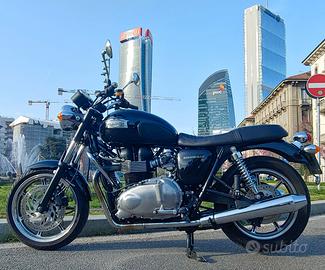 Triumph Bonneville - 2012