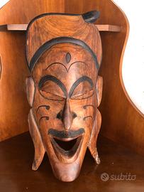 Maschera in legno africana