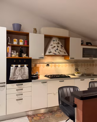 Cucina completa con elettrodomestici – 800 €