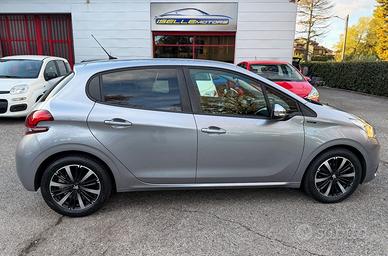 Peugeot 208 PureTech 82 5 porte Allure