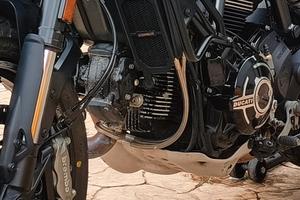 Paramotore piastra ducati scrambler 