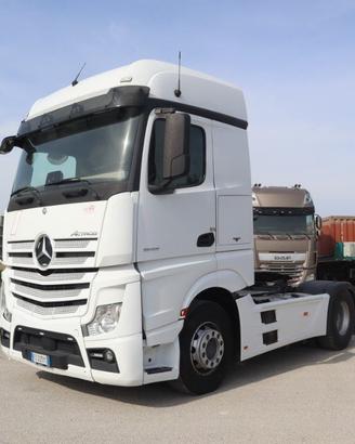 MERCEDES-BENZ 18 48 TRATTORE STRADALE CON IMPIAN