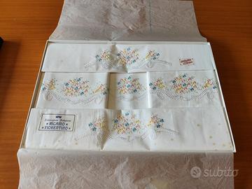 parure matrimoniale vintage ricamato a mano ricamo