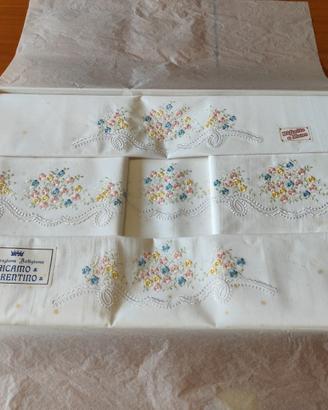 parure matrimoniale vintage ricamato a mano ricamo