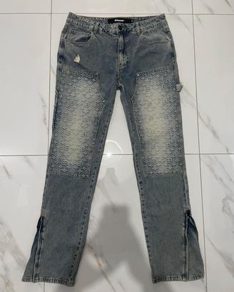 jeans flared unico nel suo stile 